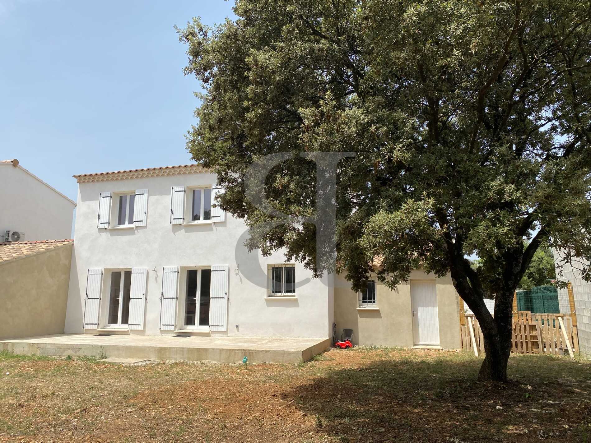 Hus i Grillon, Provence-Alpes-Cote d'Azur 11960468