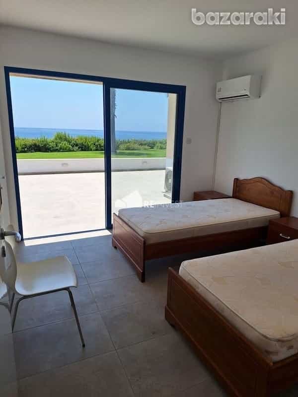 Condominium in Pyrgos, Larnaca 11960780