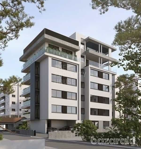 Condominium in Mesa Geitonia, Limassol 11962691