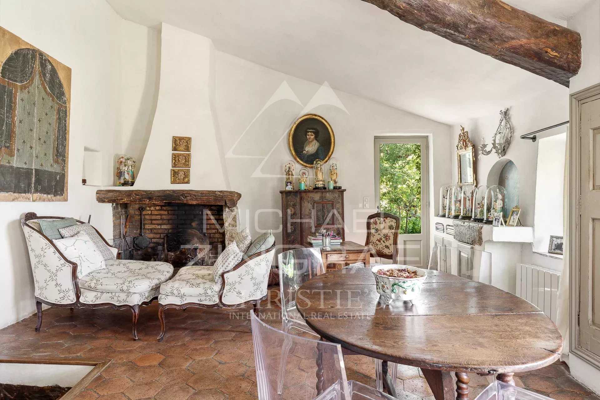 Rumah di Tourrettes, Provence-Alpes-Cote d'Azur 11964494