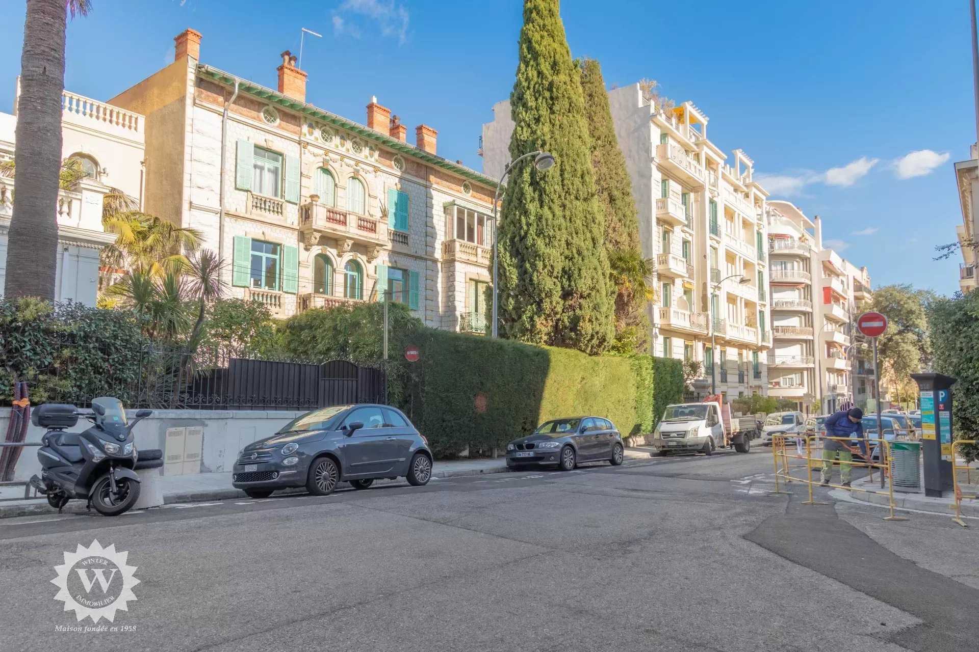 Condominium in Nice, Provence-Alpes-Cote d'Azur 11964510