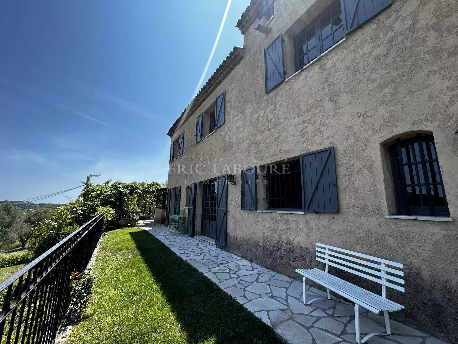 Condominium dans Mougins, Provence-Alpes-Côte d'Azur 11964521