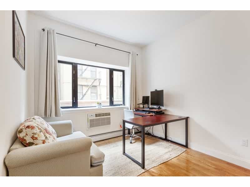 Condominium in New York, New York 11964843