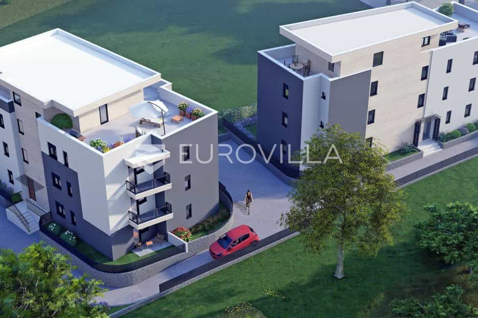Condominium in Dubrava, Splitsko-Dalmatinska Zupanija 11964894