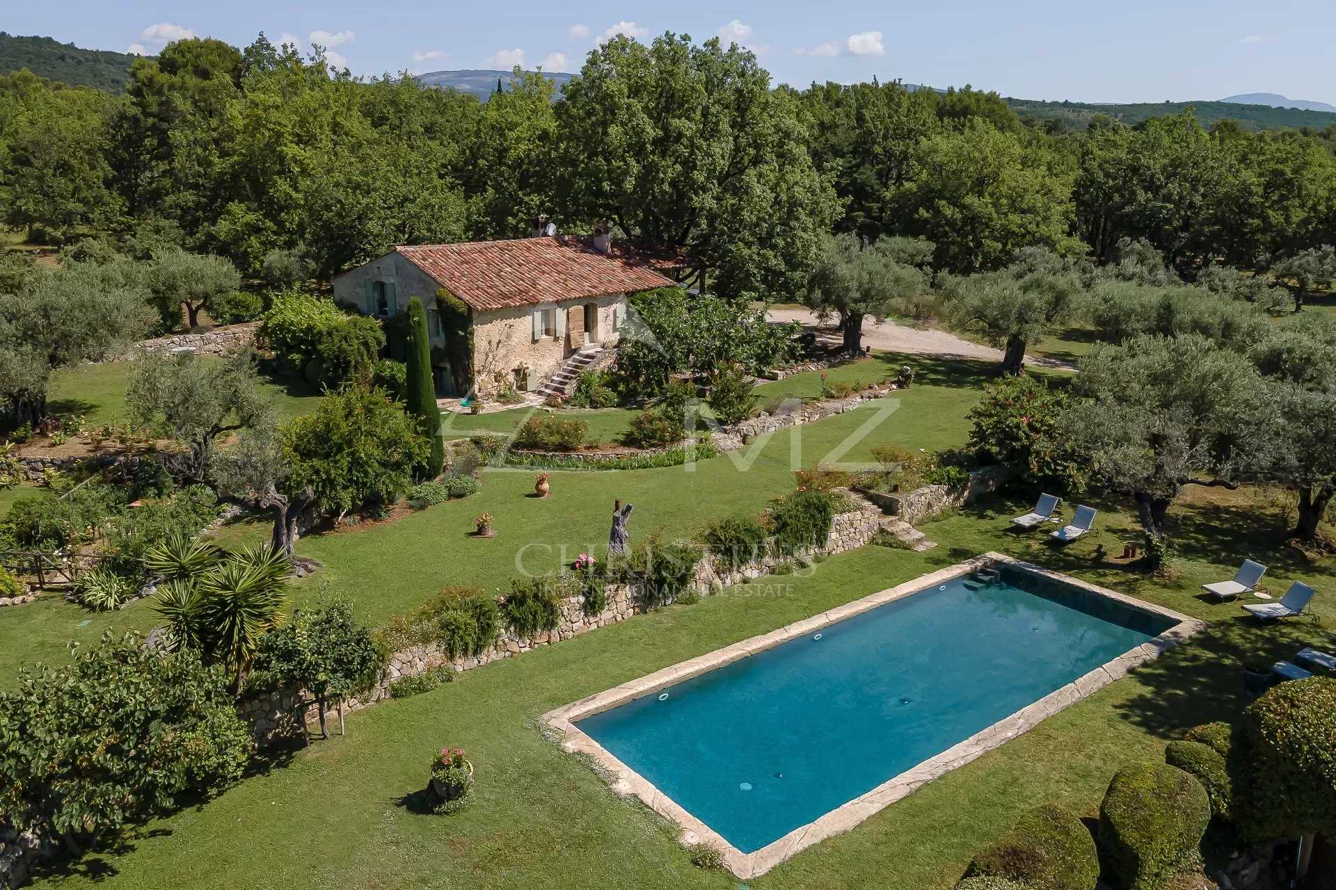 Huis in Tourrettes, Provence-Alpes-Côte d'Azur 11964968