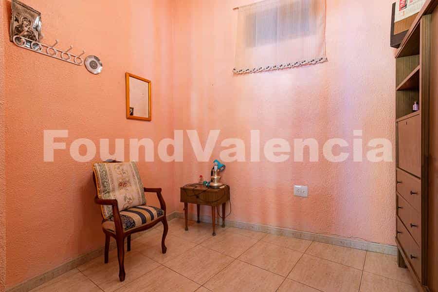 Condominium in Valencia, Valencia 11965015