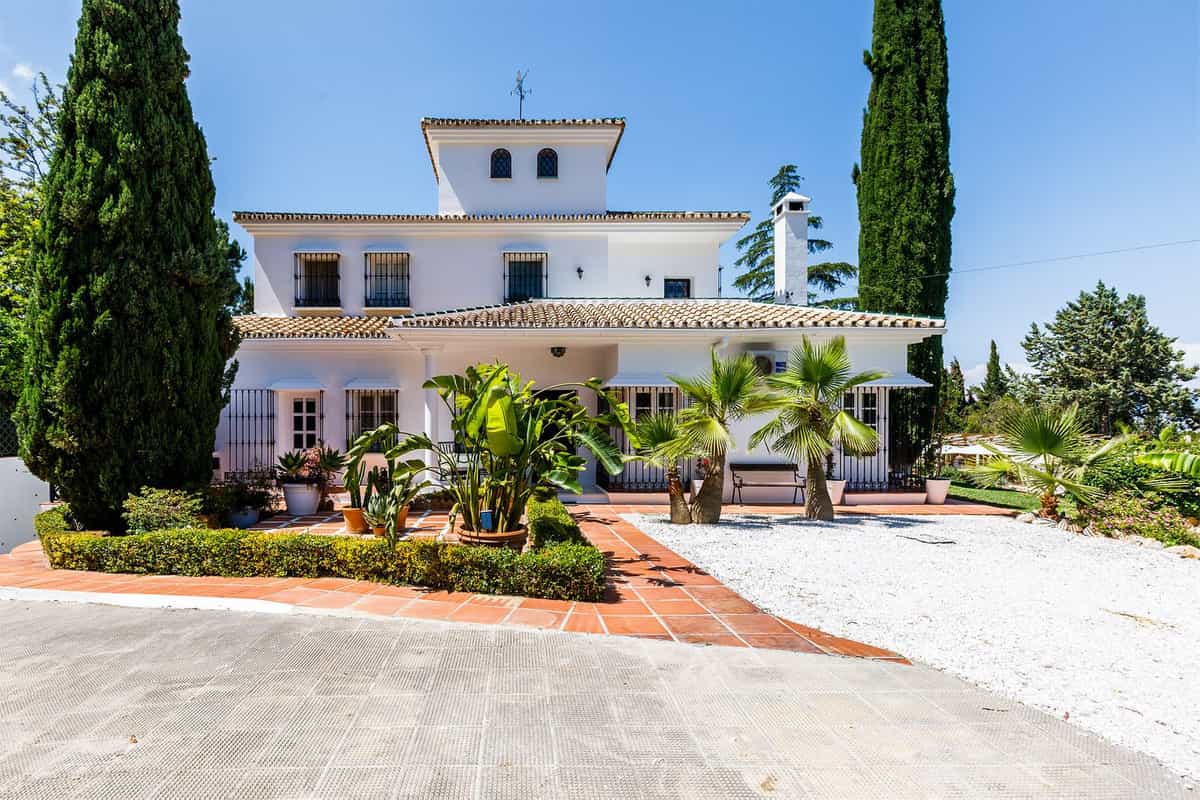 Casa nel Alhaurin de la Torre, Andalusia 11966041