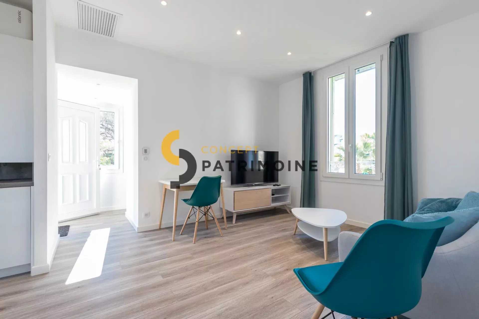 Condominium in Juan-les-Pins, Provence-Alpes-Cote d'Azur 11967089