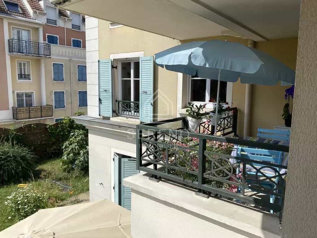 Condominium in Les Pavillons-sous-Bois, Seine-Saint-Denis 11967099