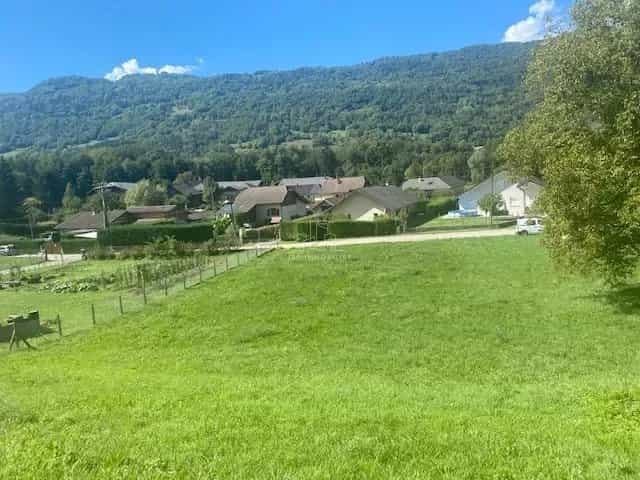 Tanah di Meja, Auvergne-Rhone-Alpes 11967112