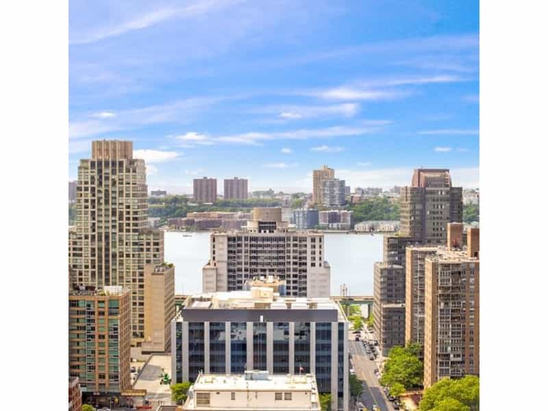 Condominium in New York, New York 11967488