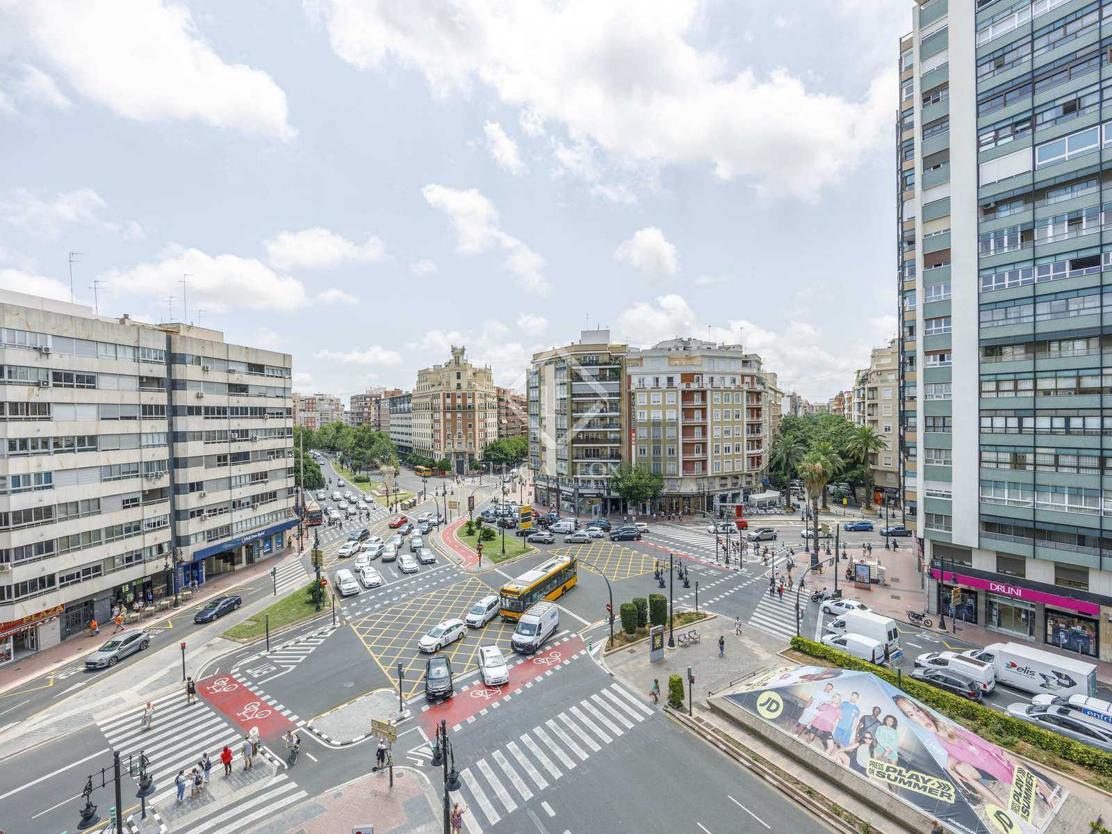 Condominium in Valencia, Valencian Community 11967560