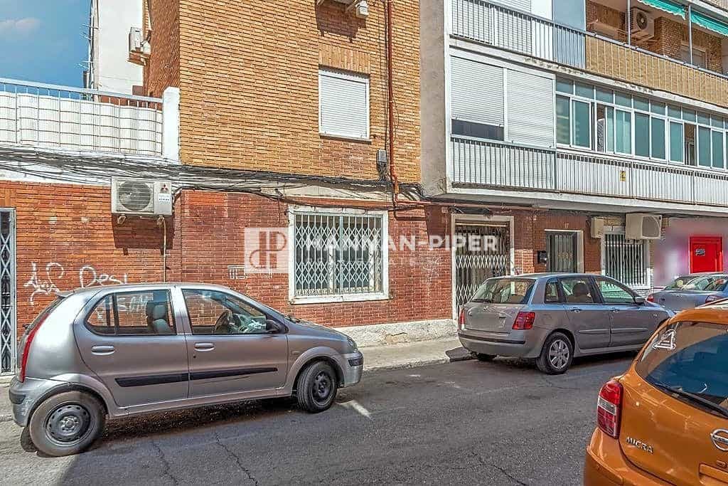 Pengecer di Aranjuez, Madrid 11967583