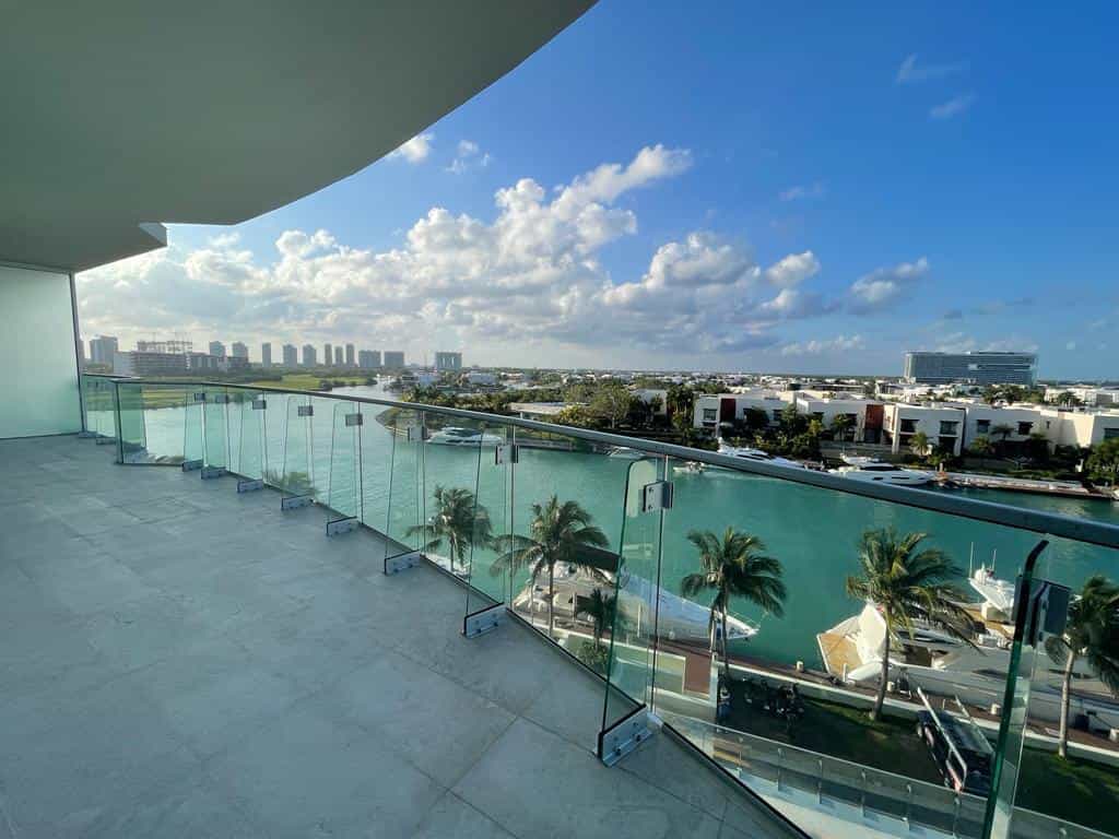 Condominium in Cancun, Quintana Roo 11968149