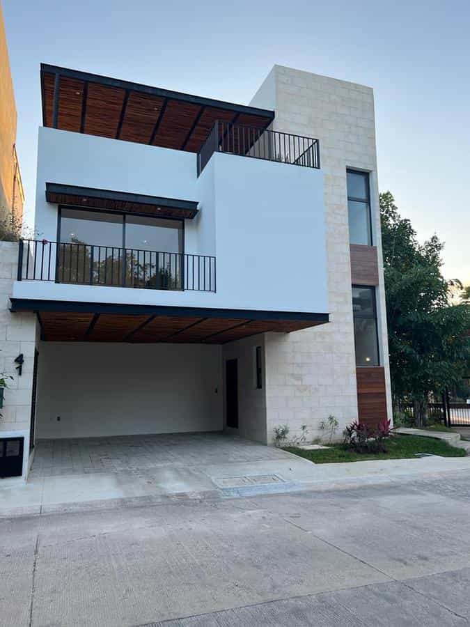 House in Playa del Carmen, Quintana Roo 11968230