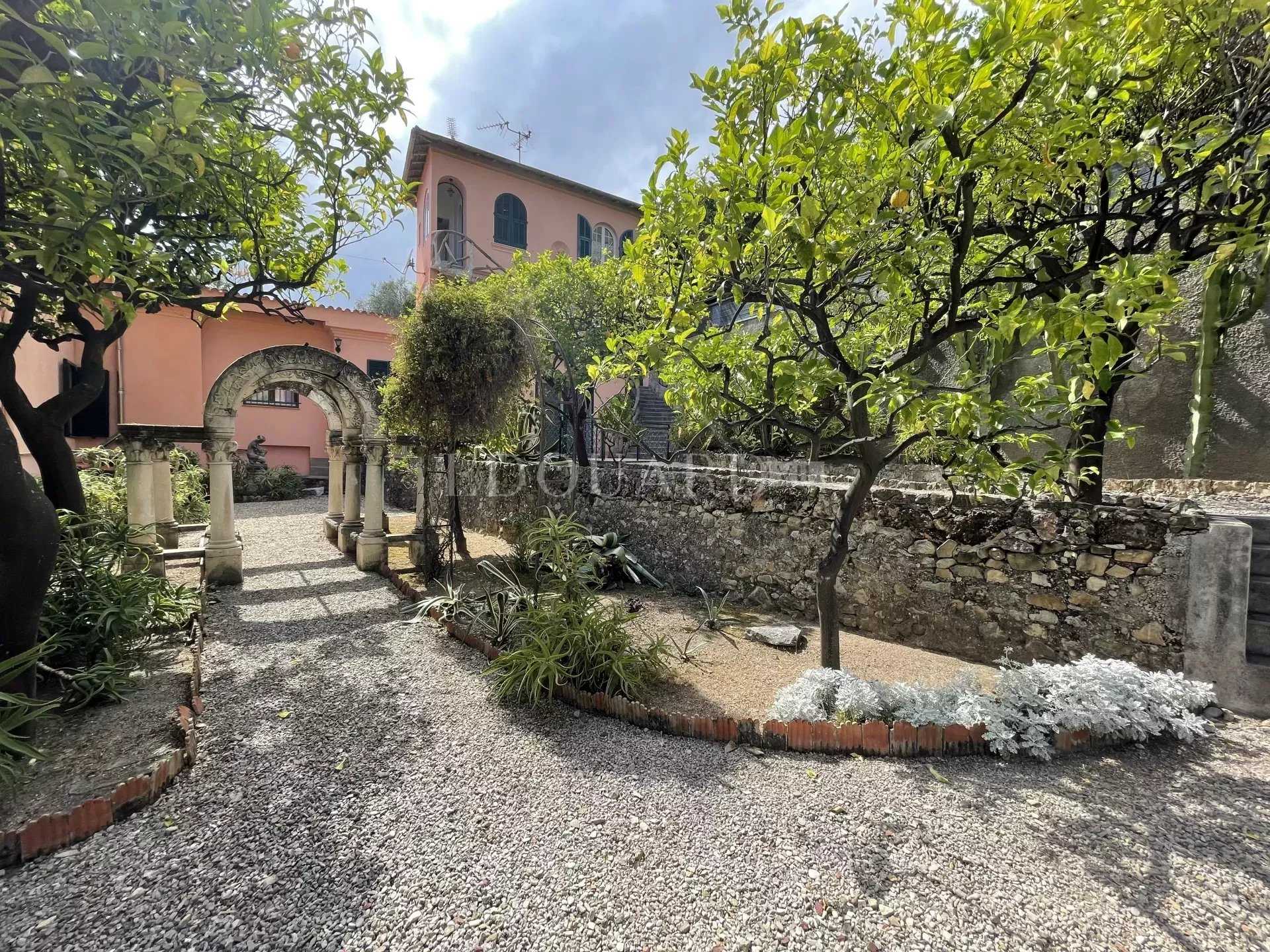 House in Menton, Provence-Alpes-Cote d'Azur 11969505
