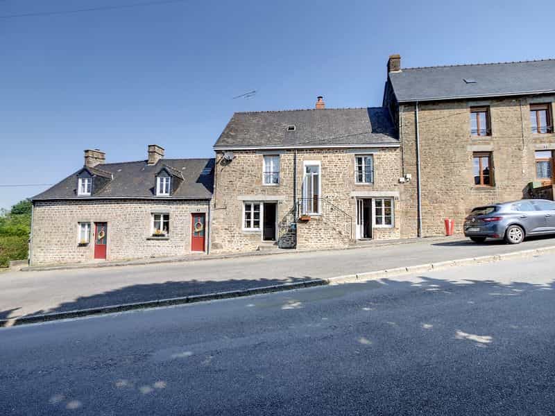 Будинок в Saint-Denis-de-Gastines, Pays de la Loire 11969929