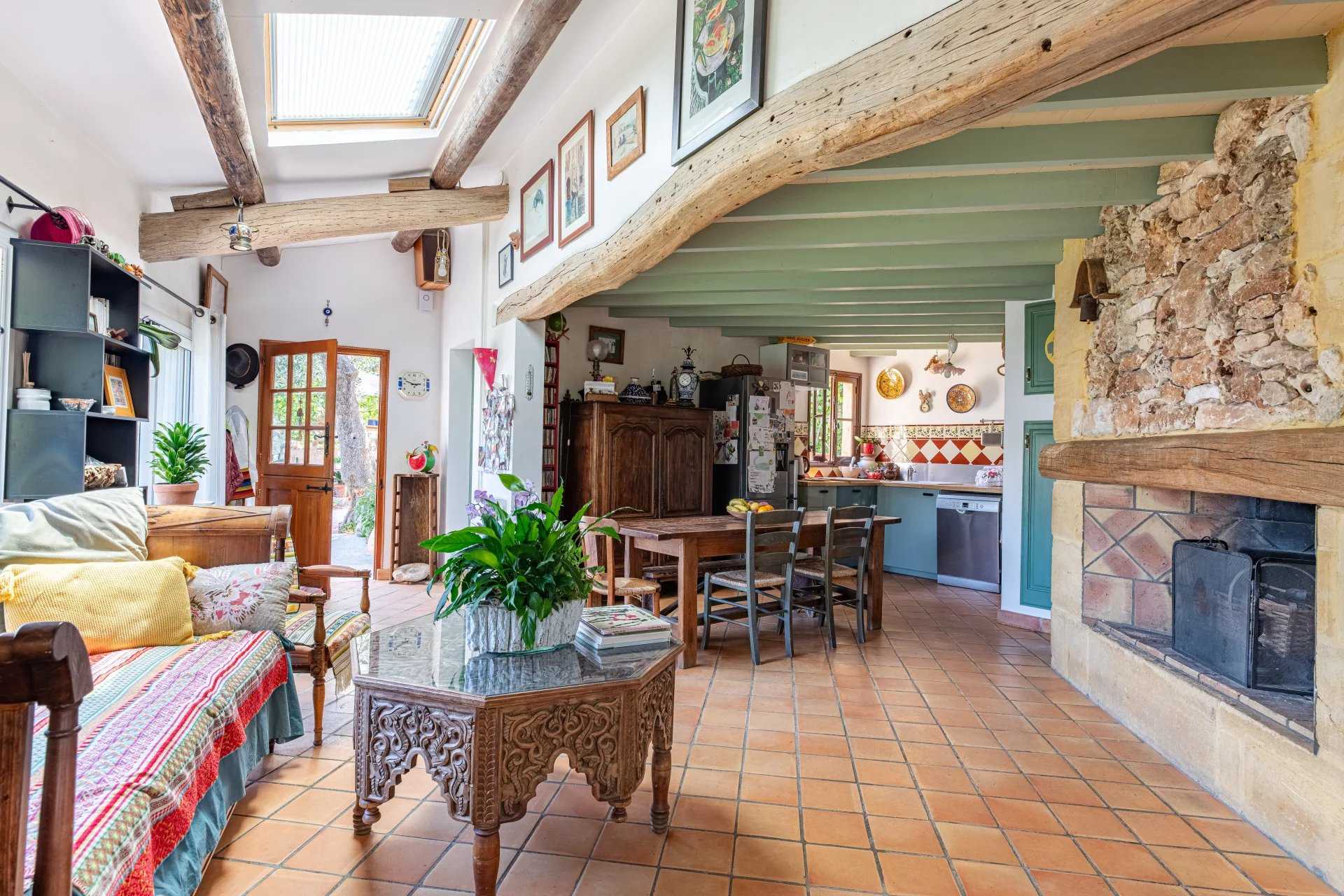 House in La Madeleine, Provence-Alpes-Cote d'Azur 11970174