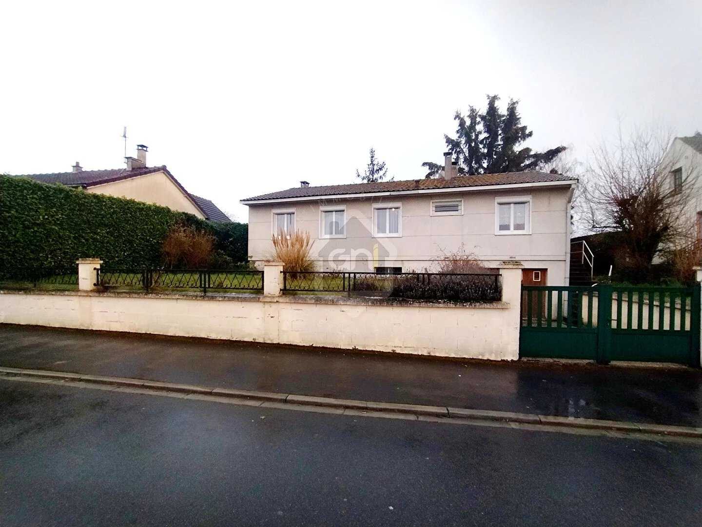 σπίτι σε Neuilly-Saint-Front, Hauts-de-France 11970198