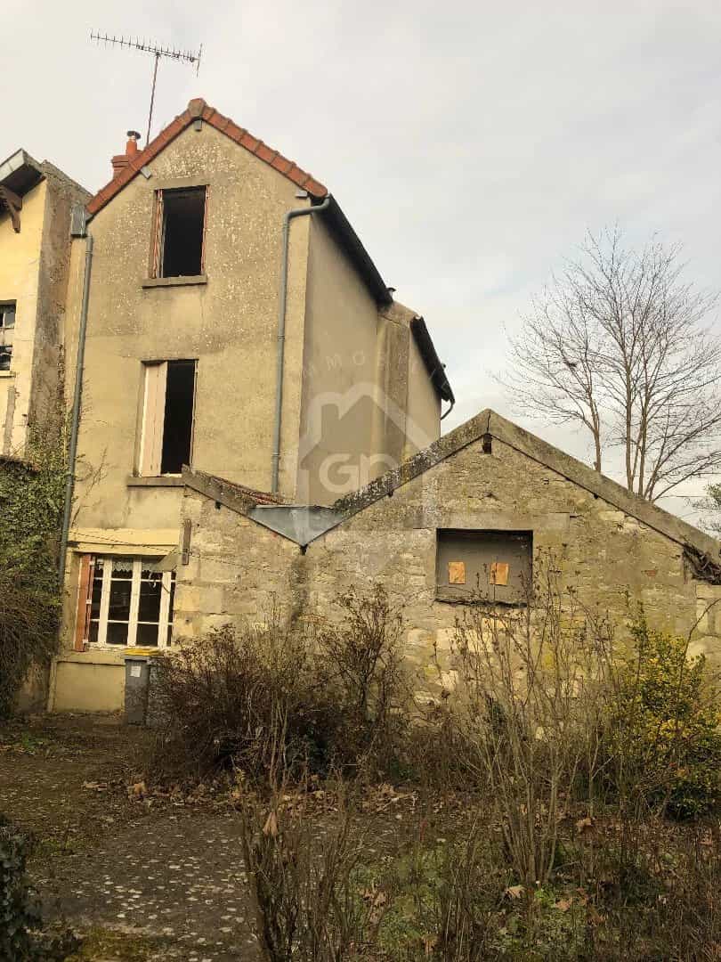 House in Fere-en-Tardenois, Hauts-de-France 11970215