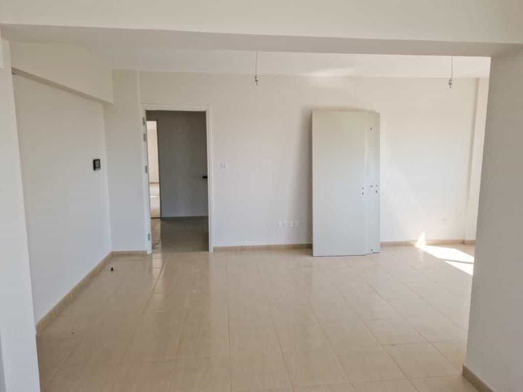 Condominium in Perivolia, Larnaca 11970647