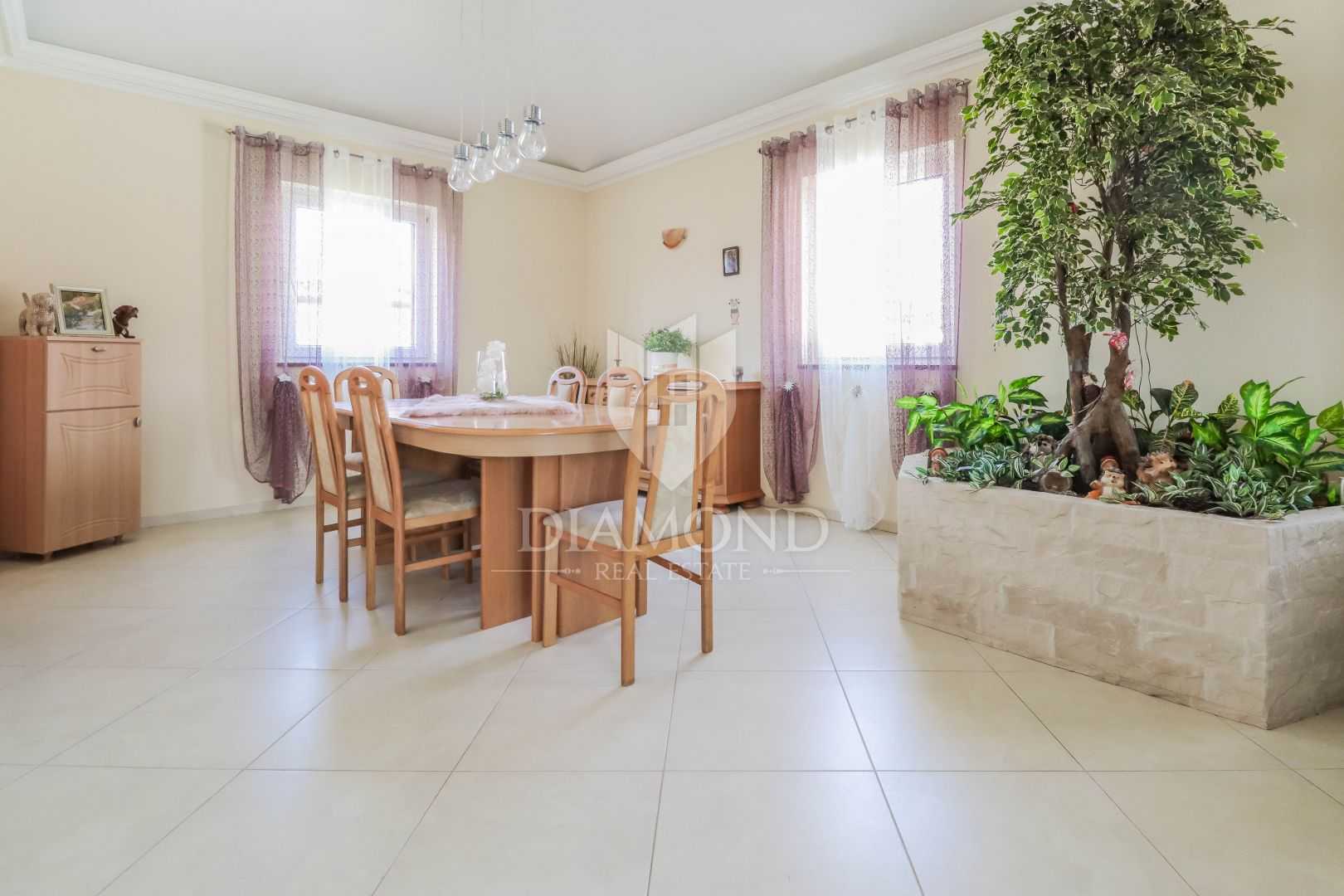 Huis in Umag, Istria County 11970771