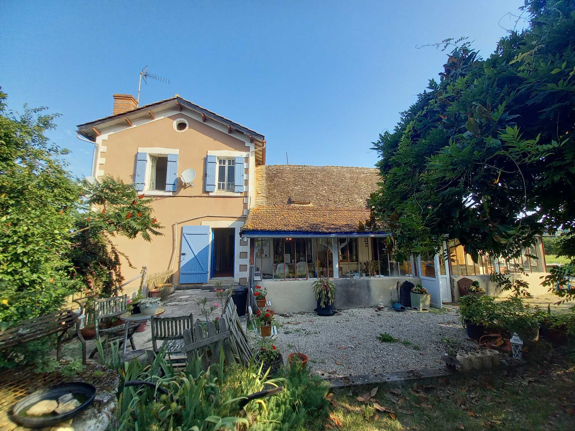 House in Rives, Nouvelle-Aquitaine 11971149