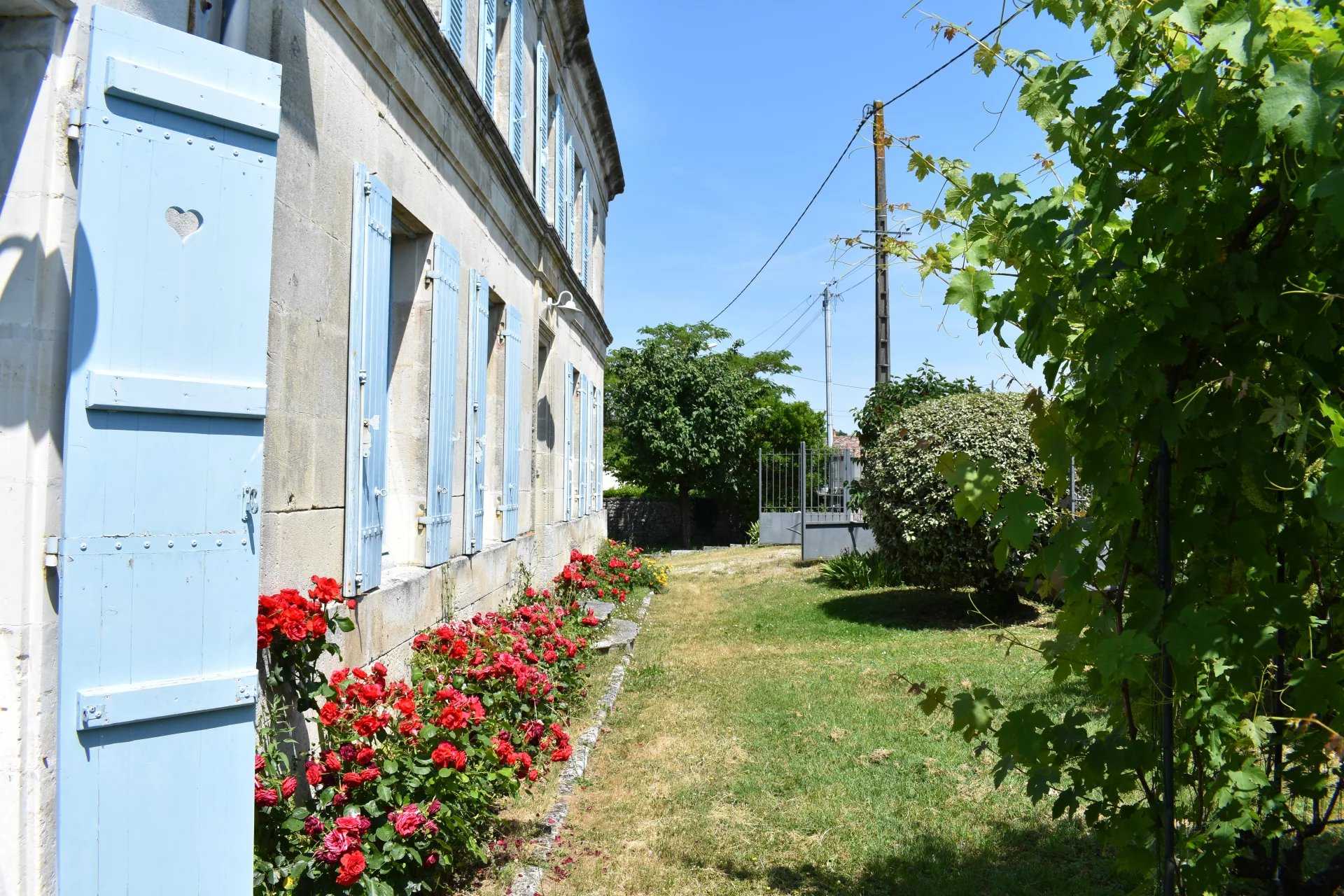 Hus i Saint-Porchaire, Nouvelle-Aquitaine 11971214