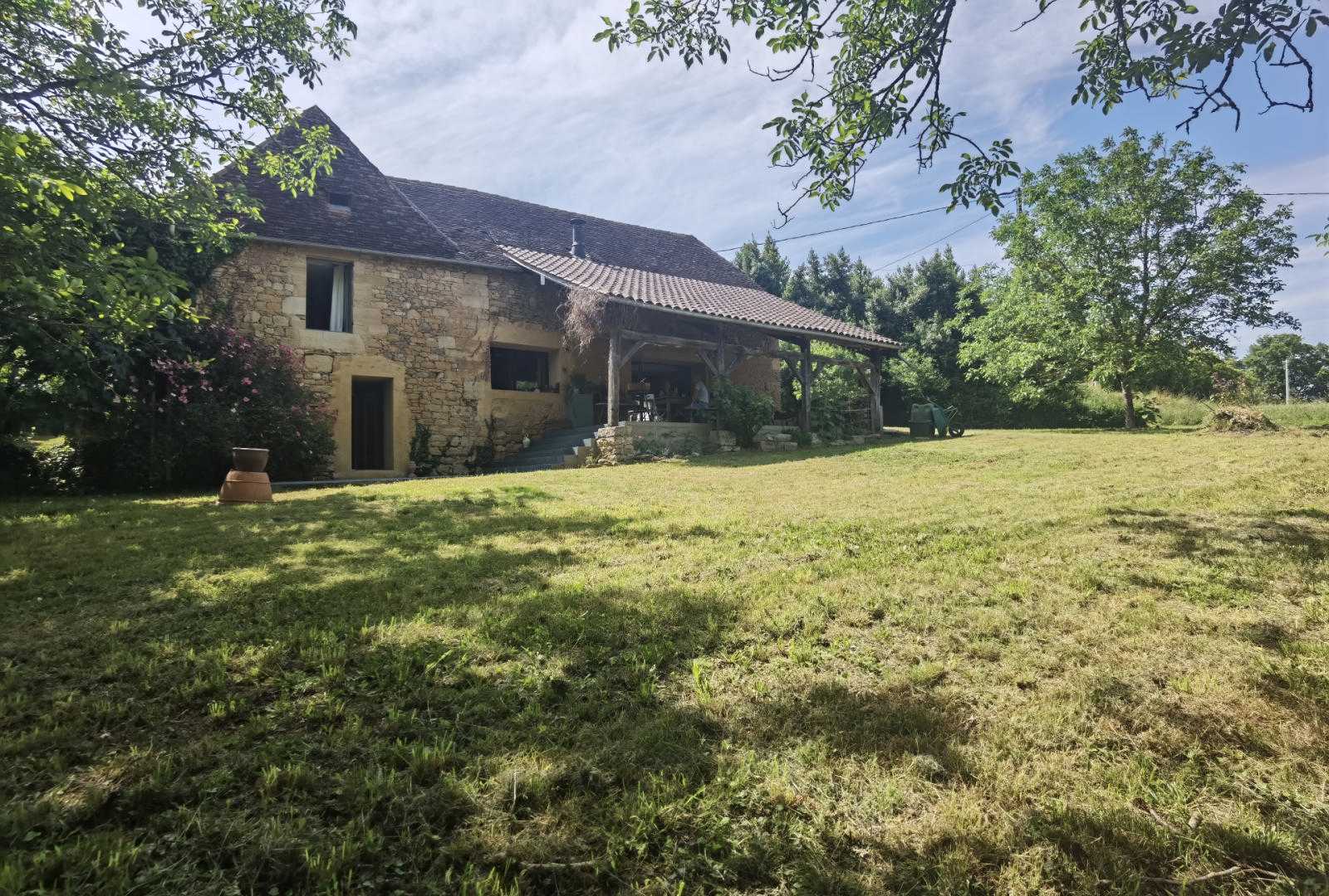بيت في Hautefort, Nouvelle-Aquitaine 11971300