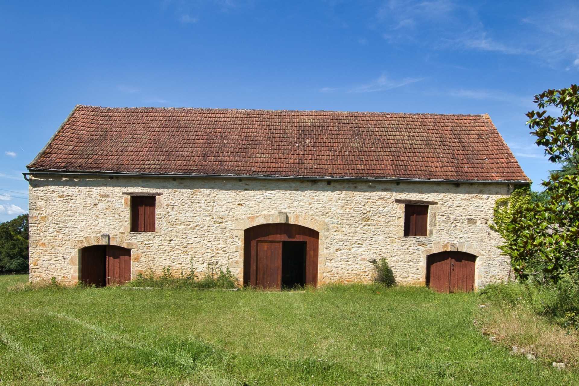 Talo sisään Sarlat-la-Caneda, Nouvelle-Aquitaine 11971302
