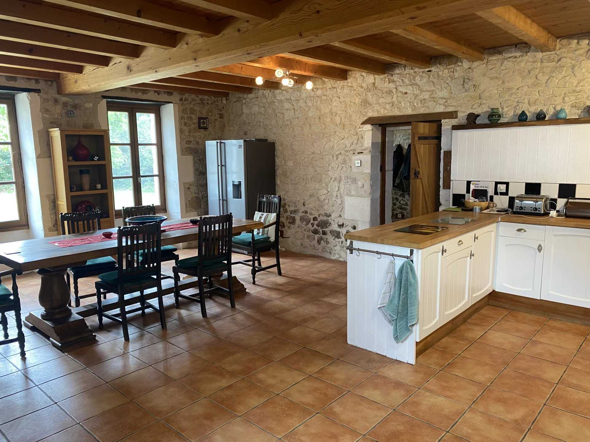 House in Brossac, Nouvelle-Aquitaine 11971318
