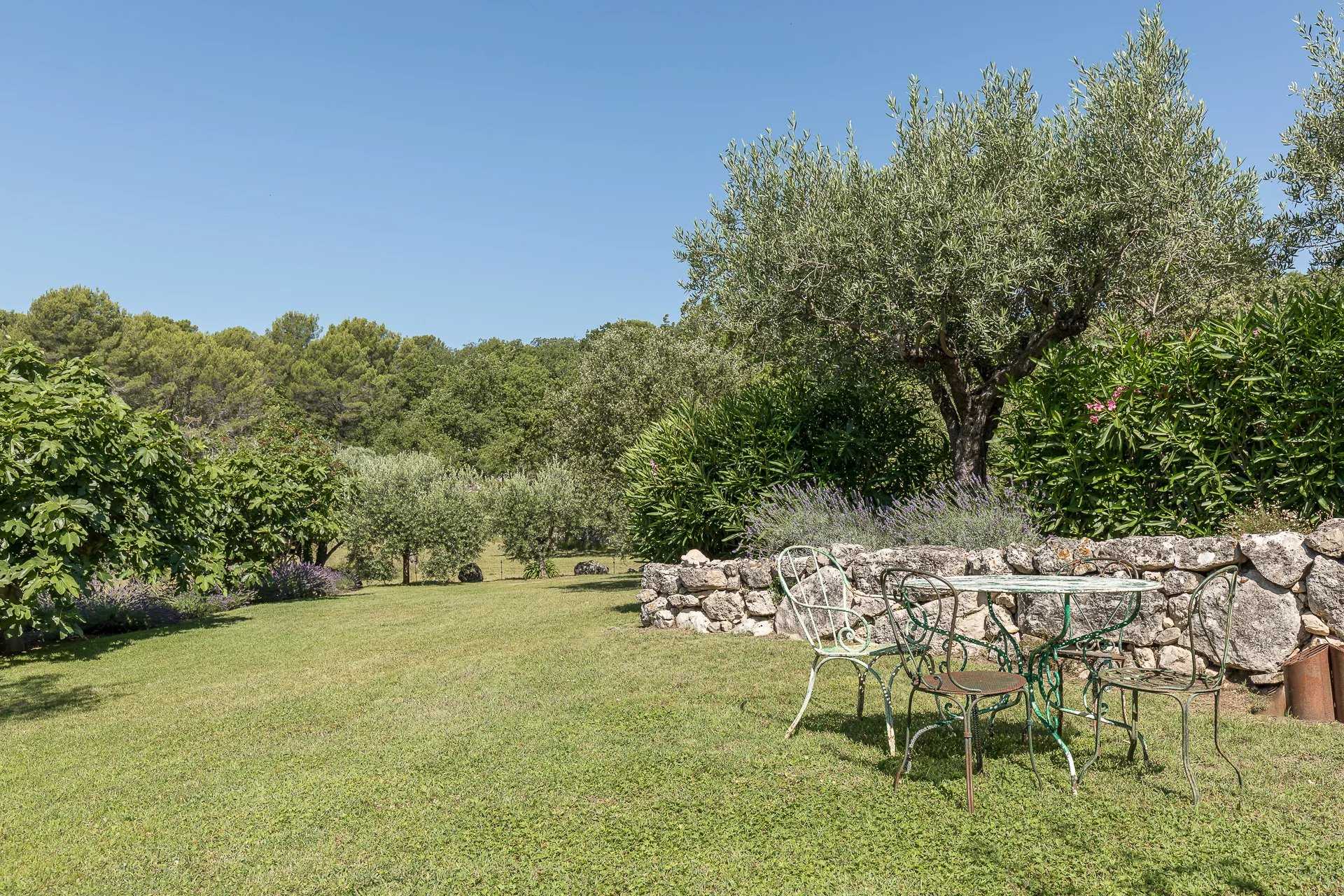 rumah dalam Fayence, Provence-Alpes-Côte d'Azur 11971375