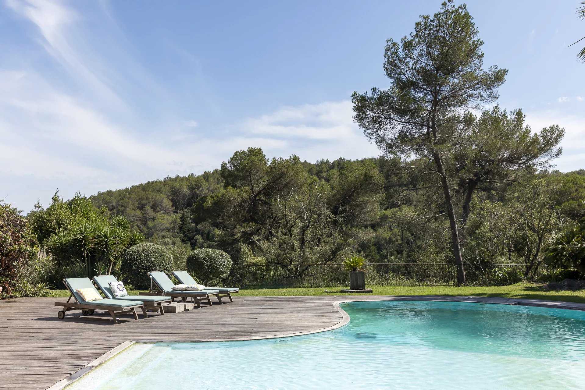 Talo sisään Valbonne, Provence-Alpes-Cote d'Azur 11971381
