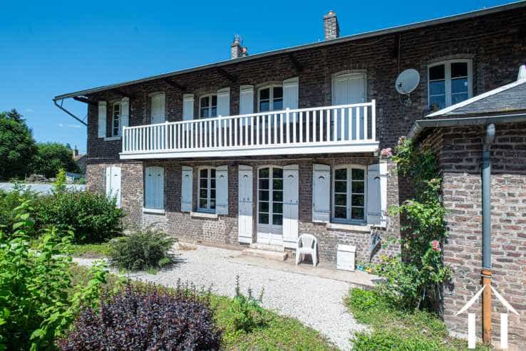 σπίτι σε Épinac-les-Mines, Bourgogne-Franche-Comte 11972275