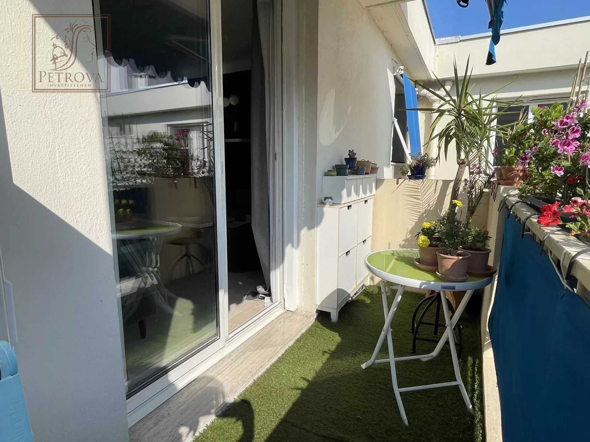 Residential in Nice, Alpes-Maritimes 11973480