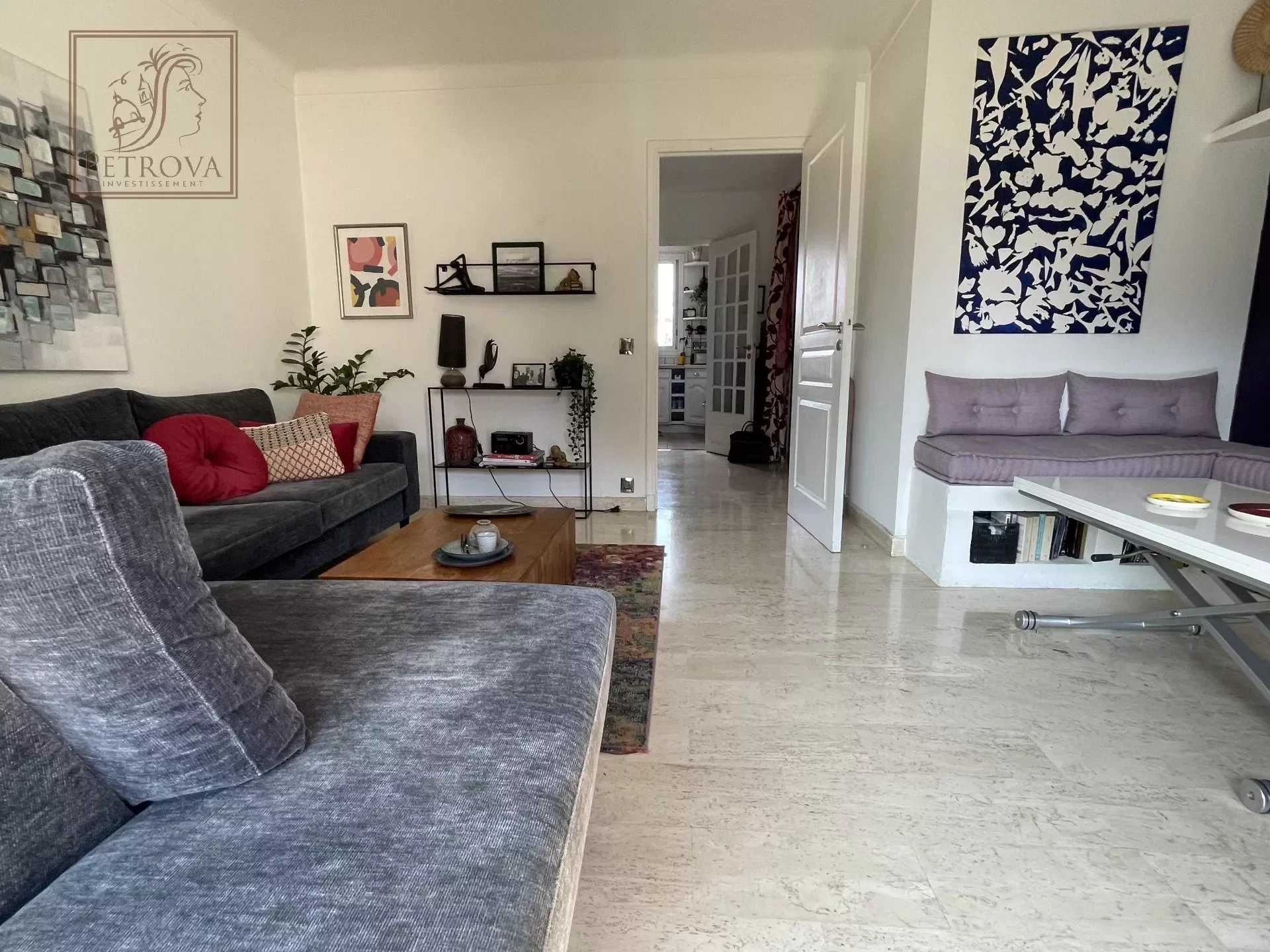 Residential in Nice, Alpes-Maritimes 11973480
