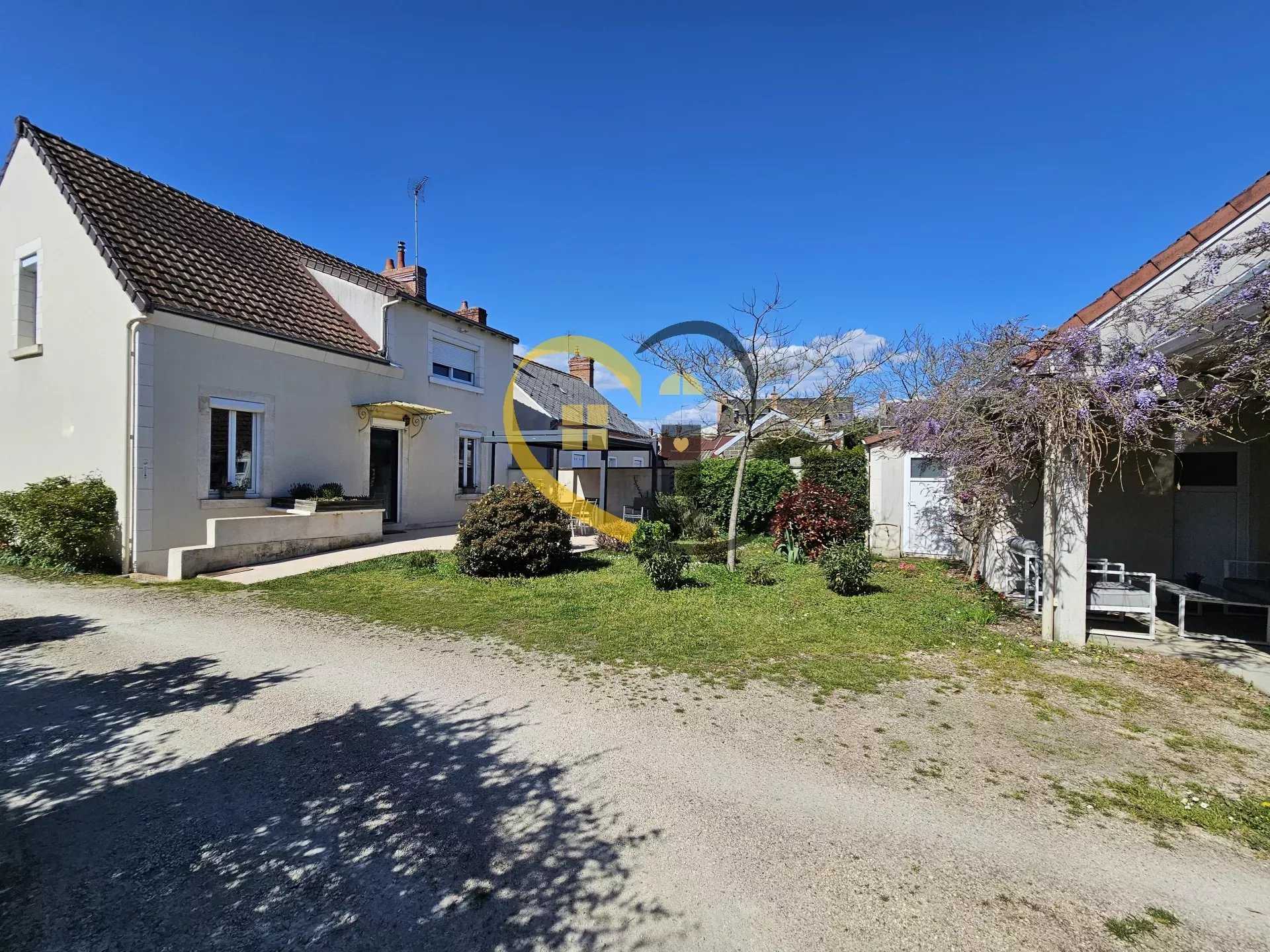 House in Vierzon, Centre-Val de Loire 11973508