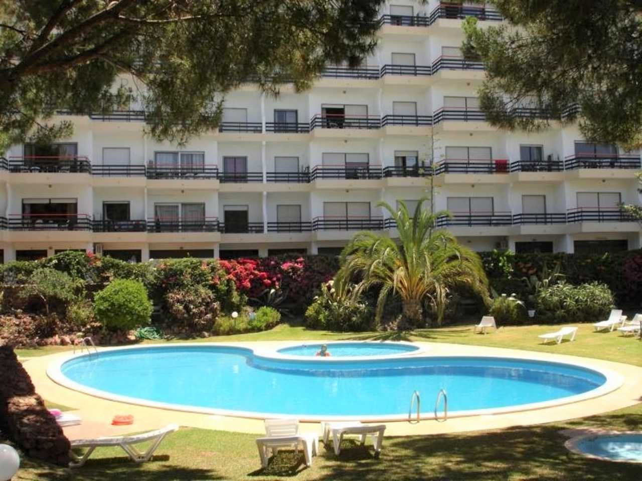 Condominium in Quarteira, Faro 11973703