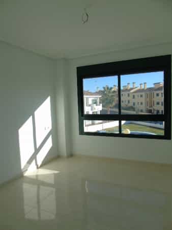 Condominium in Alicante, Valencia 11973910
