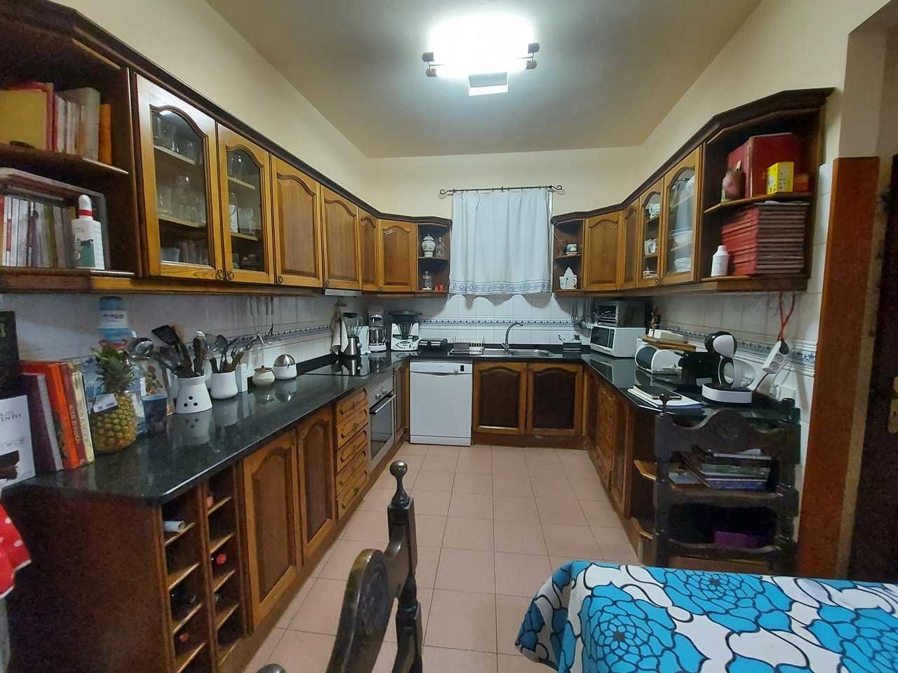 жилой дом в Канико, Мадейра 11974661