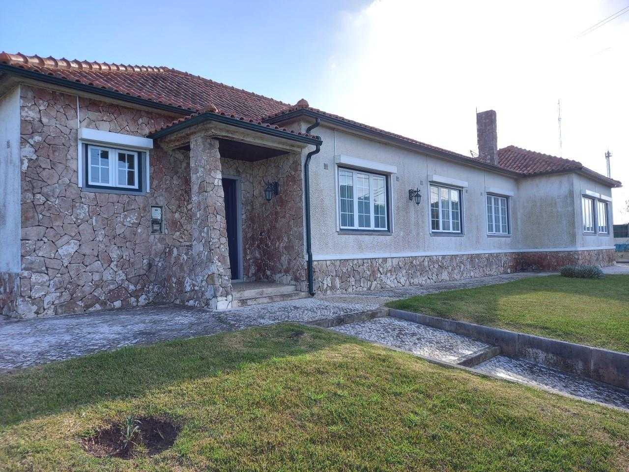 بيت في Caldas da Rainha, Leiria 11974694
