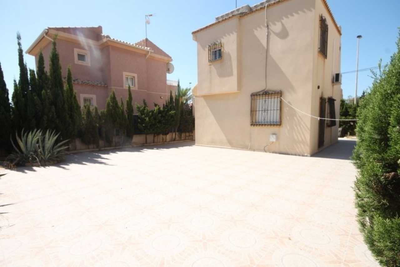 Huis in Torrevieja, Valencia 11975024