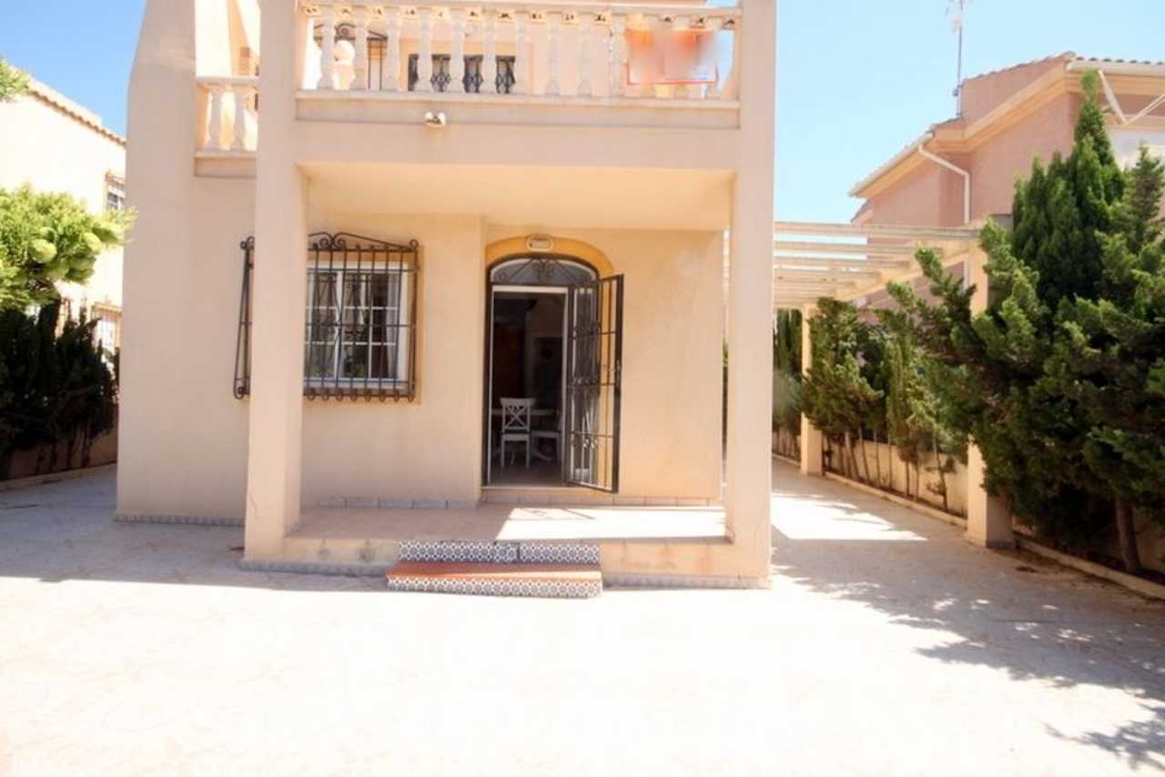 σπίτι σε Torrevieja, Valencian Community 11975024