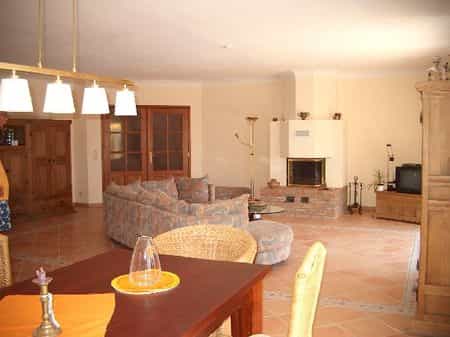 House in Santa Barbara de Nexe, Faro 11975096