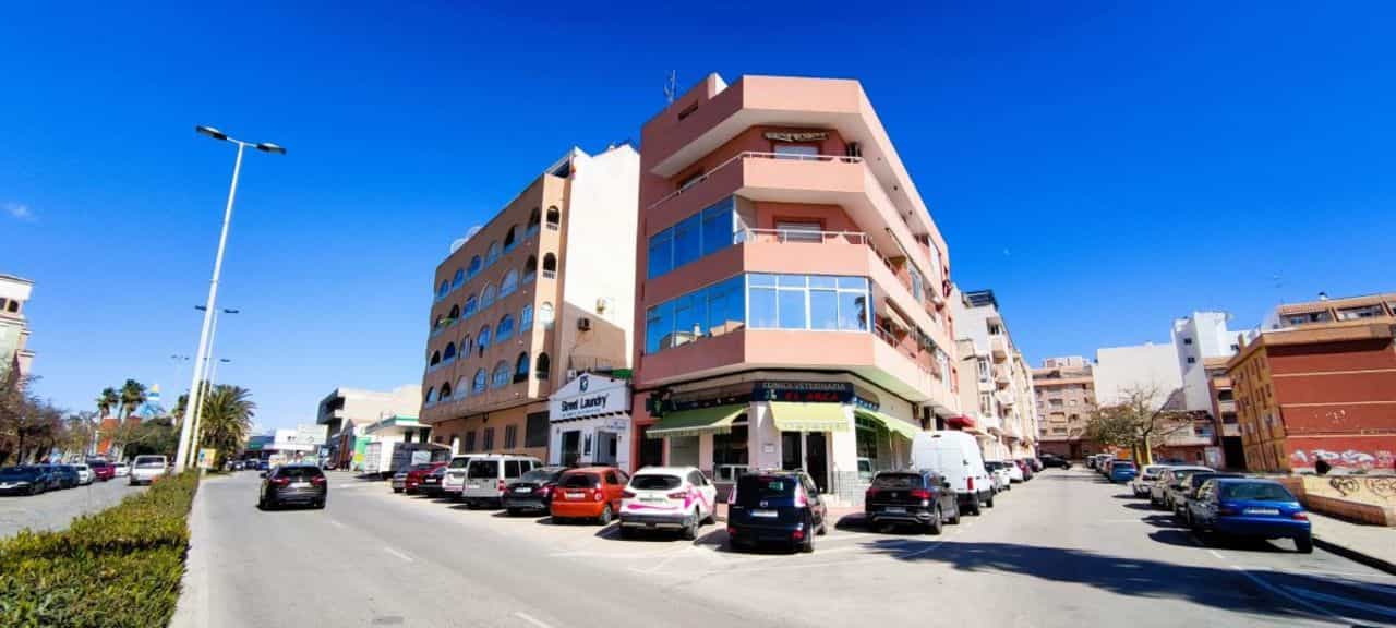Osakehuoneisto sisään Torrevieja, Valencian Community 11975429