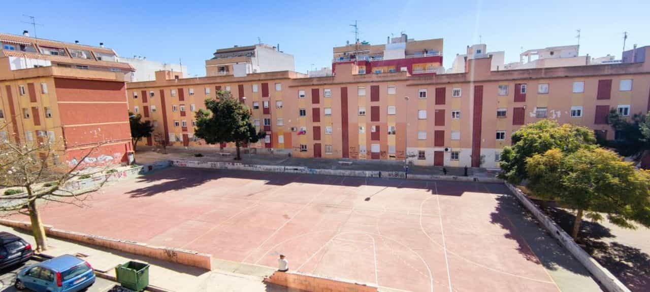 Condominium in Torrevieja, Valencian Community 11975429