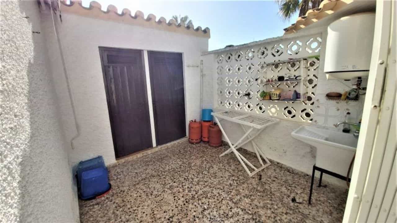 σπίτι σε Torrevieja, Valencian Community 11976079