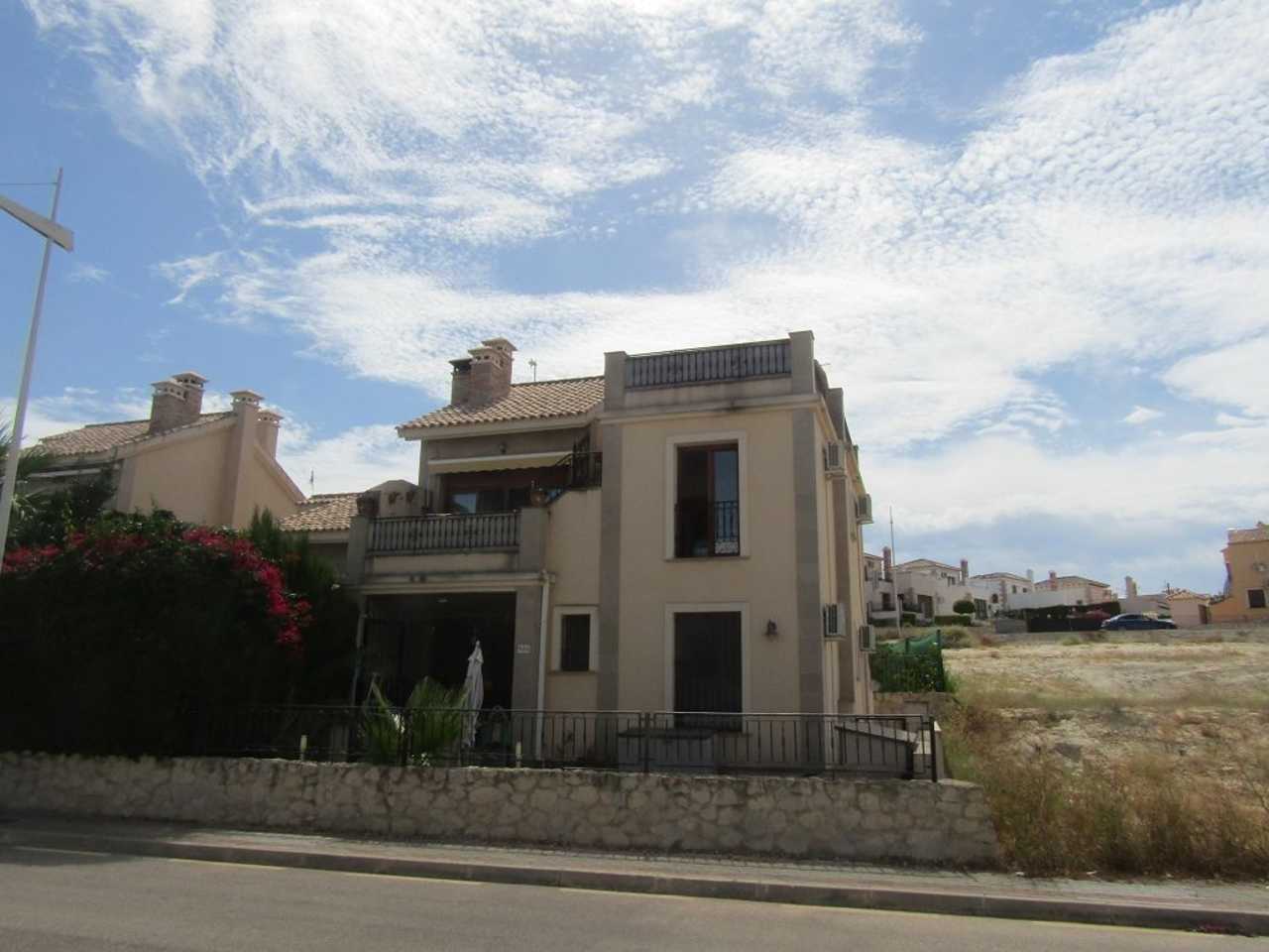 Condominium in Algorfa, Valencian Community 11976707