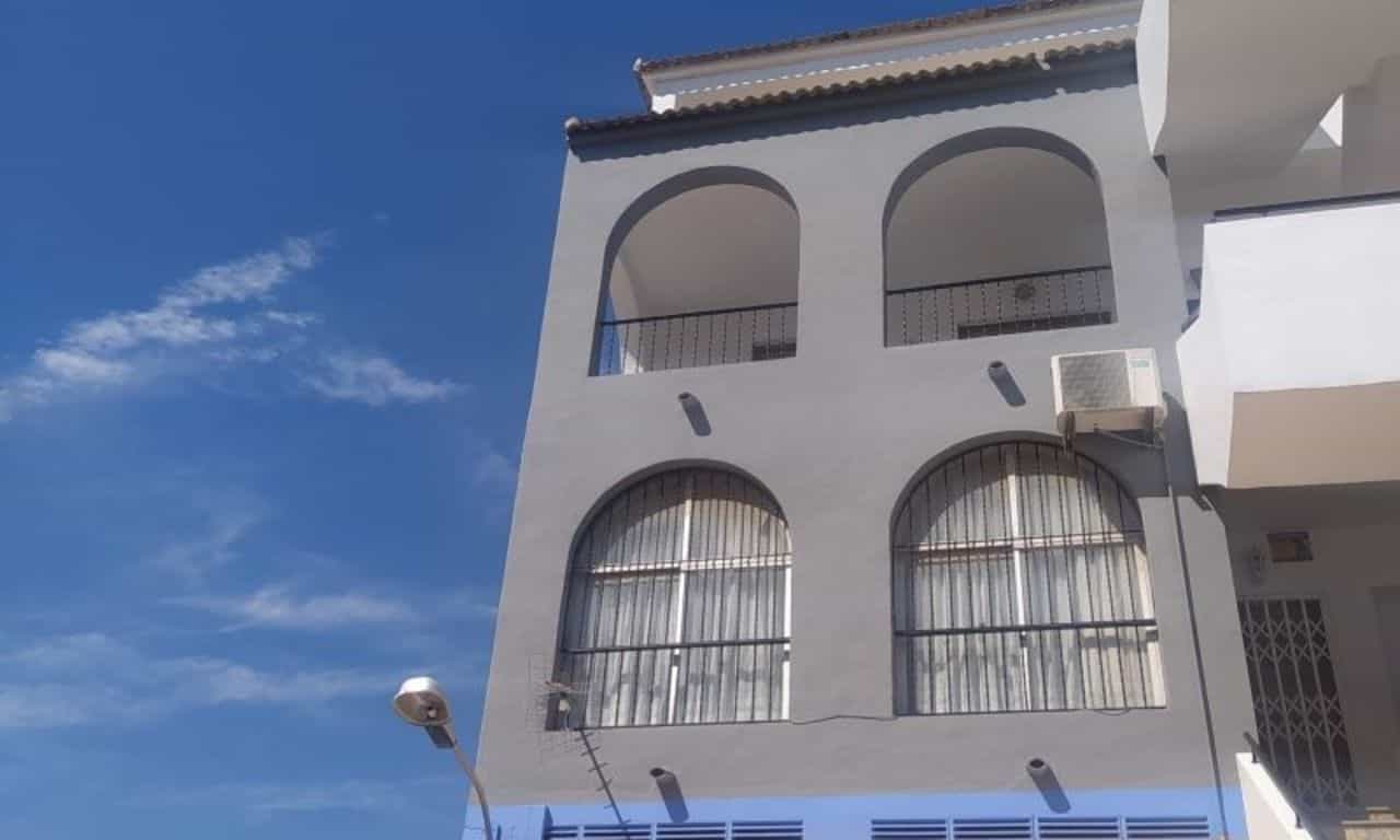 Condominium in Orihuela, Valencian Community 11976737