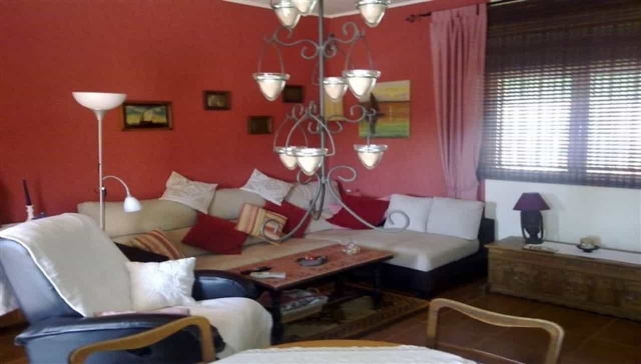 σπίτι σε Bonares, Andalusia 11976846